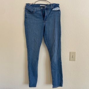 721 Levi’s High Rise Skinny Blue Jeans
